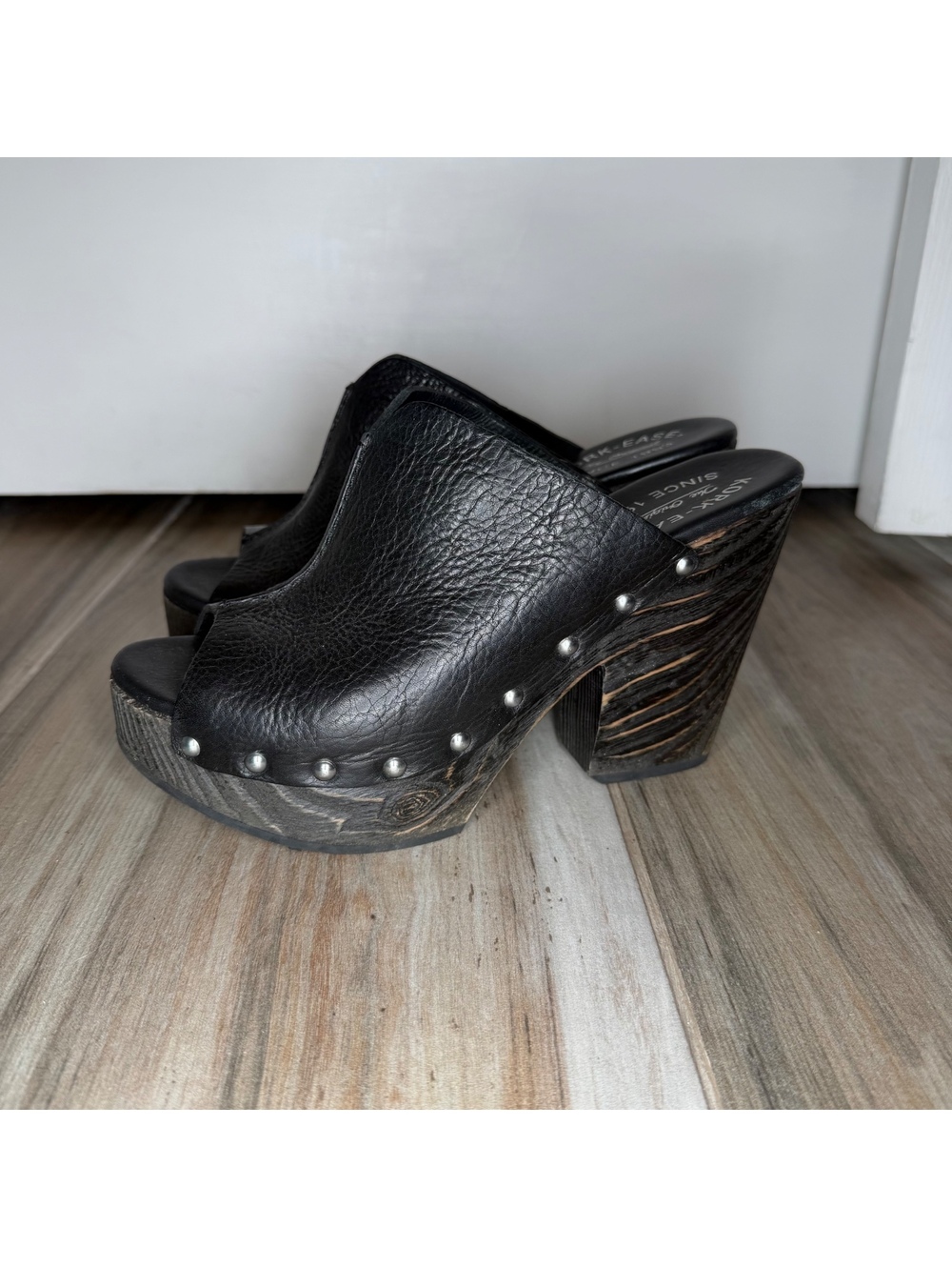 Kork Ease Black Peep Toe Leather Heeled Mule Clog Shoes Womens Sz 7